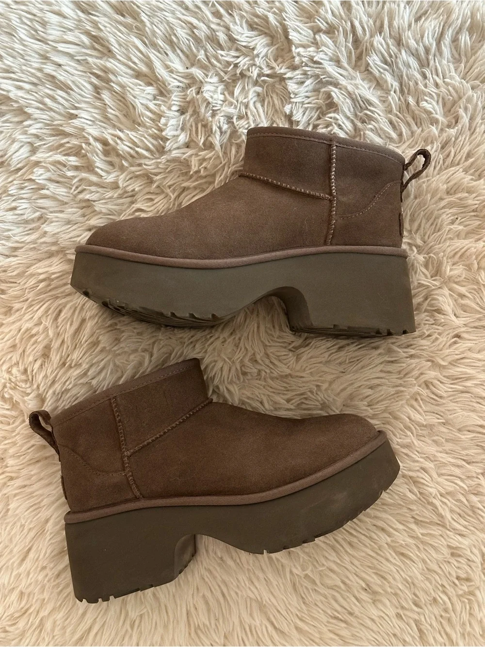 UGG classic ultra